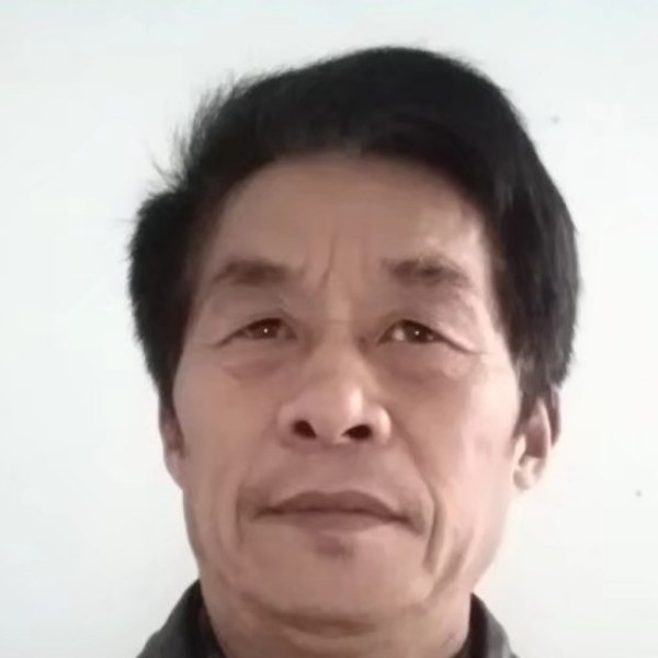 甜甜与水壶的照片