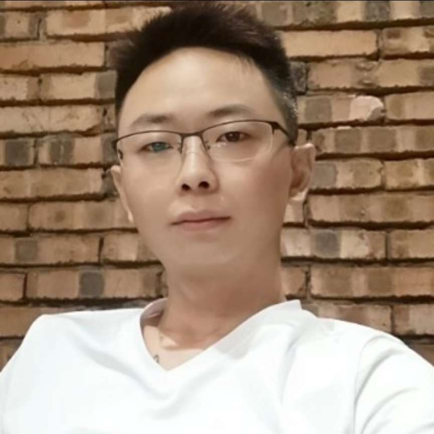 直率踢过客的照片