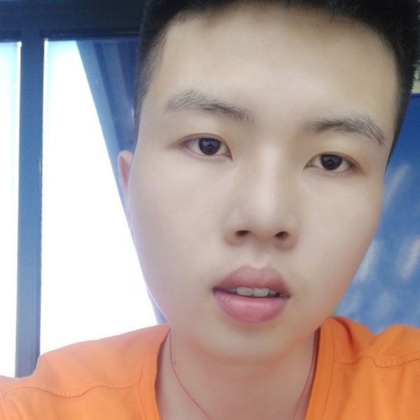 朋友漫步小巧的照片