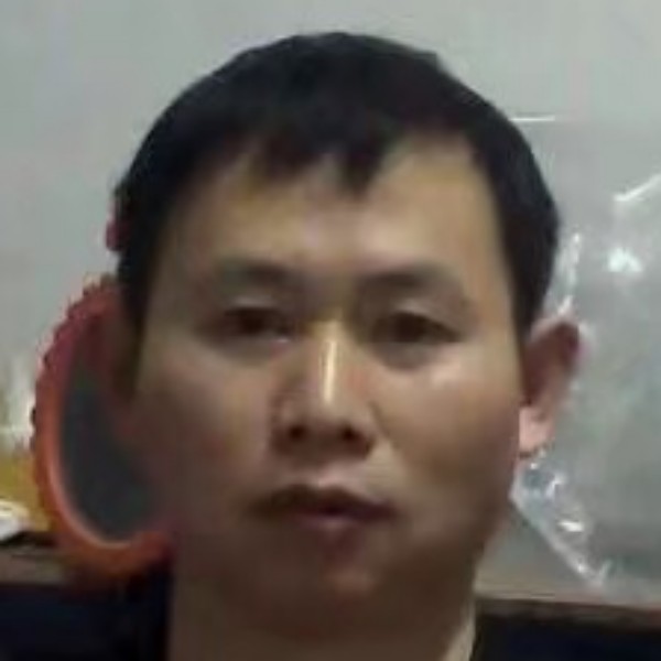 刻苦拿鲜花的照片