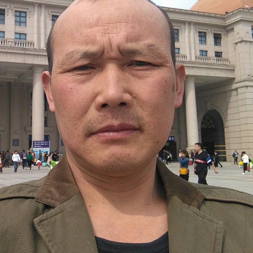 路灯等待深情的照片
