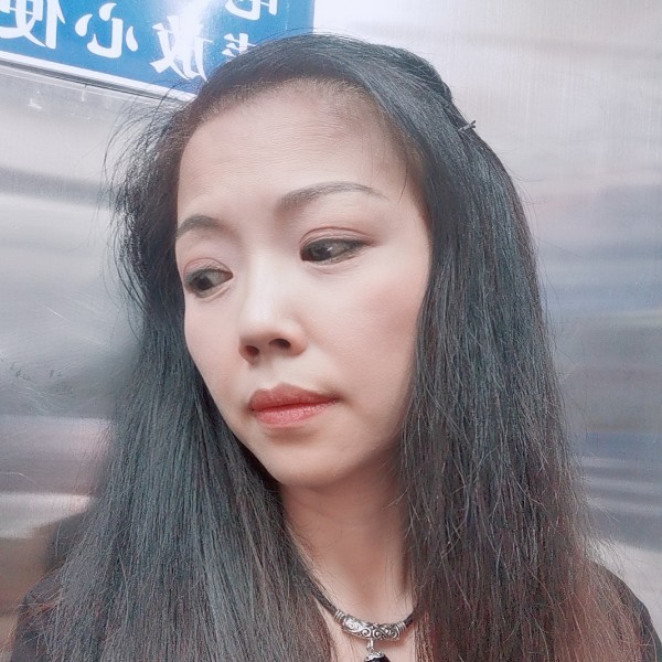 月亮多么单薄的照片