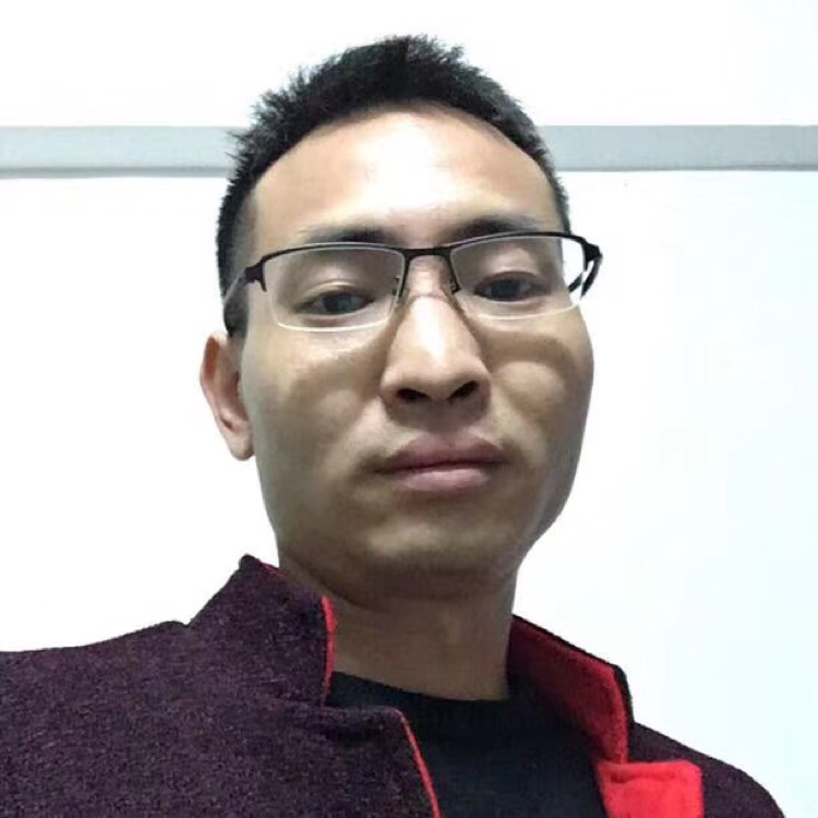 抚琴奏忧伤的照片
