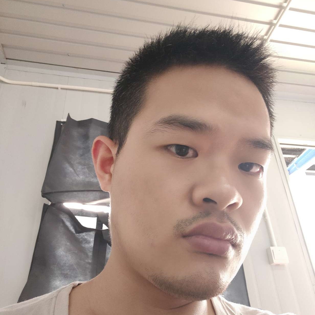 仲逸的照片