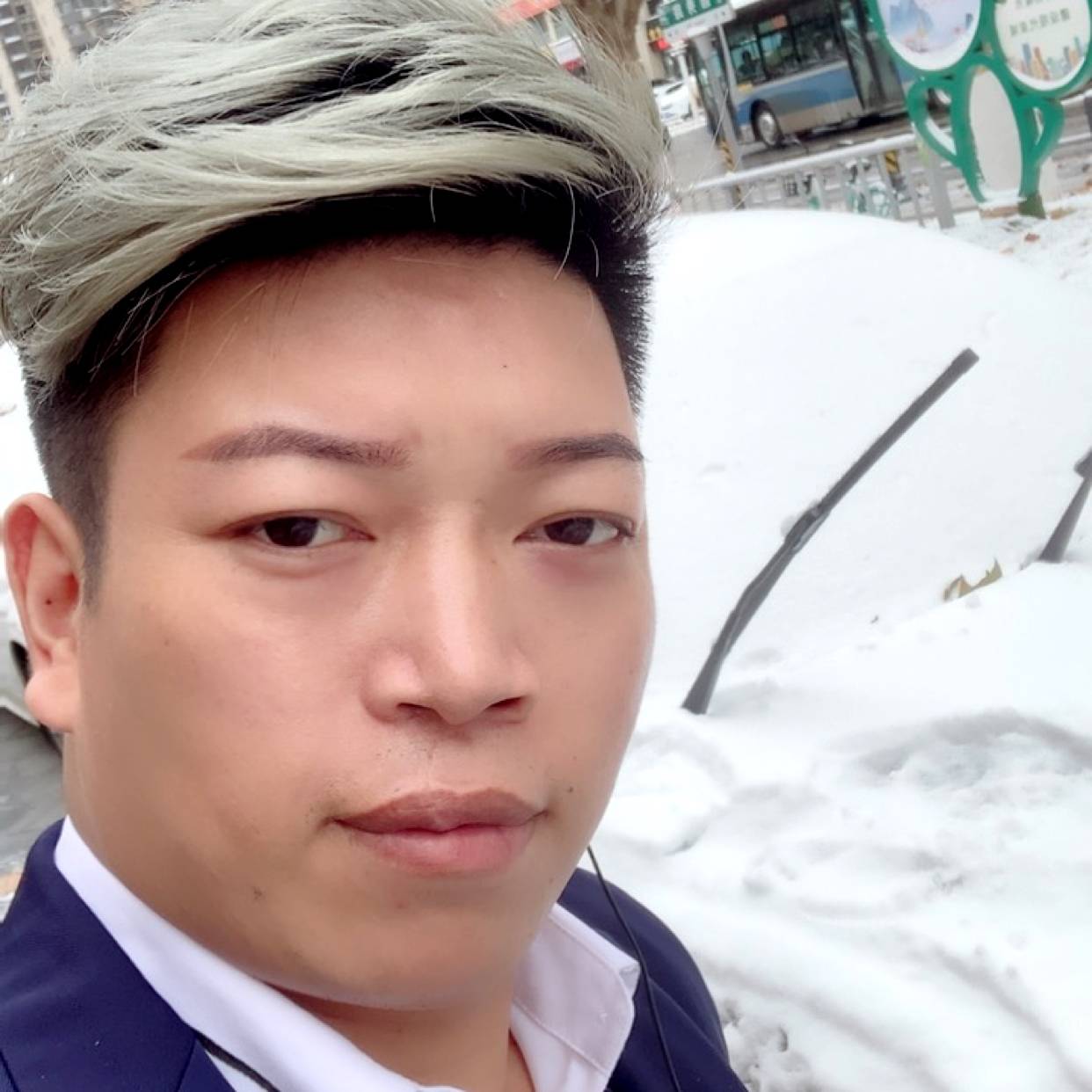 黄伟1的照片