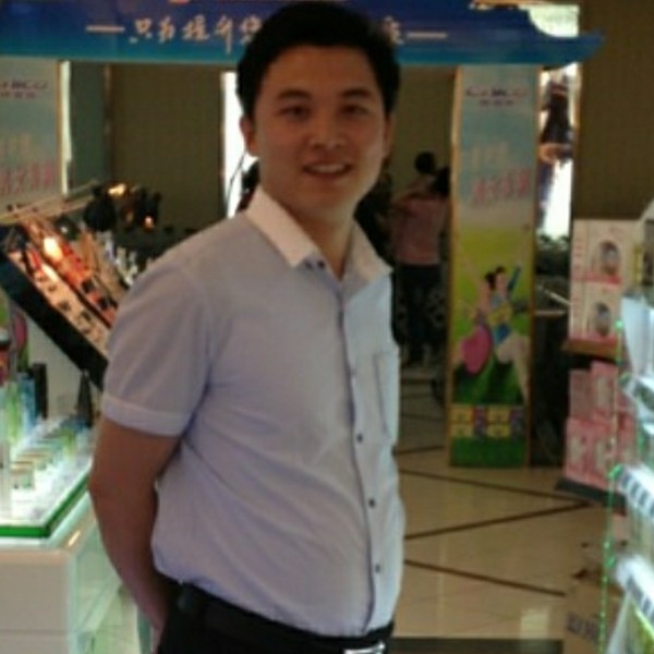 生动水杯的照片