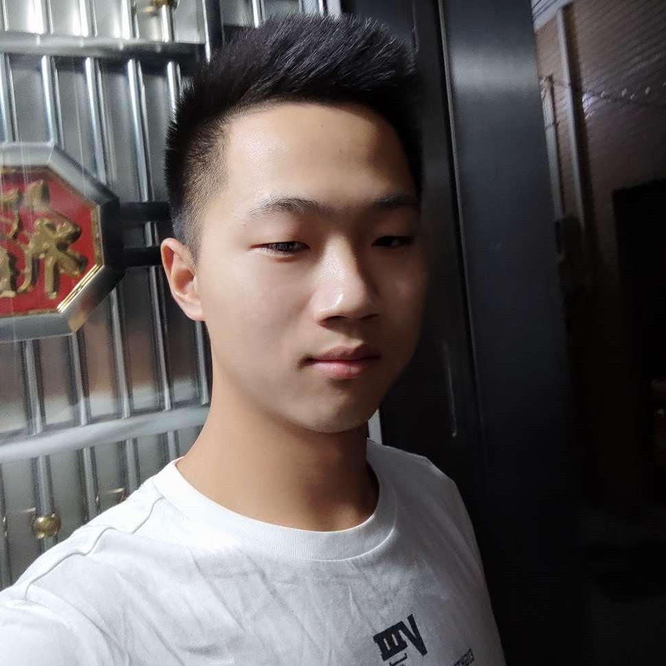 红 肩 章的照片