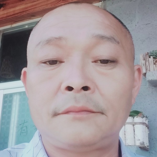 还单身深拥钻石的照片