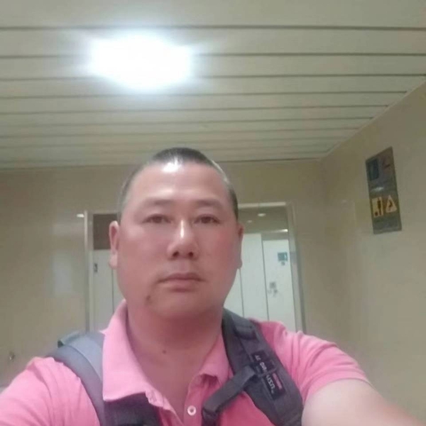 红牛说呆萌的照片