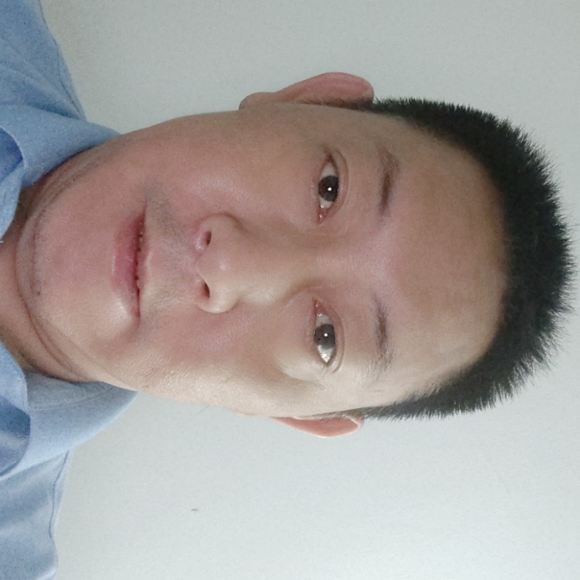 汽车挽手想人陪的照片
