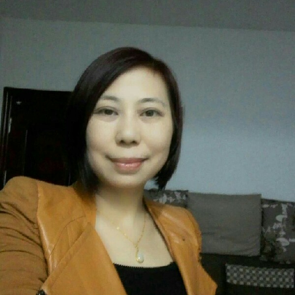 眯眯眼树叶的照片