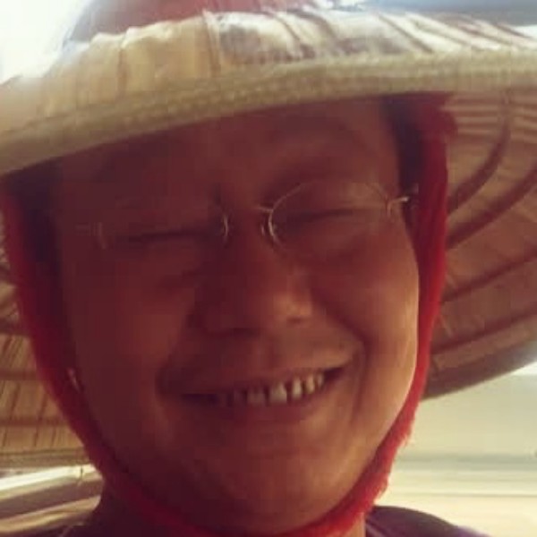 英俊演变指甲油的照片