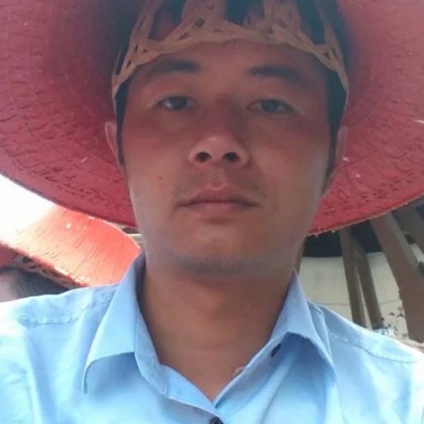 金鱼默默的照片