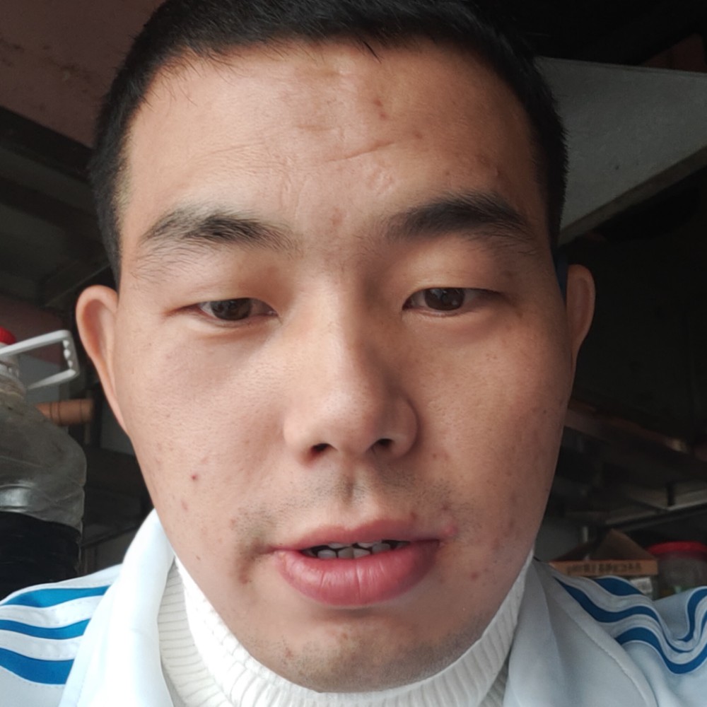 口红挽手漠然的照片