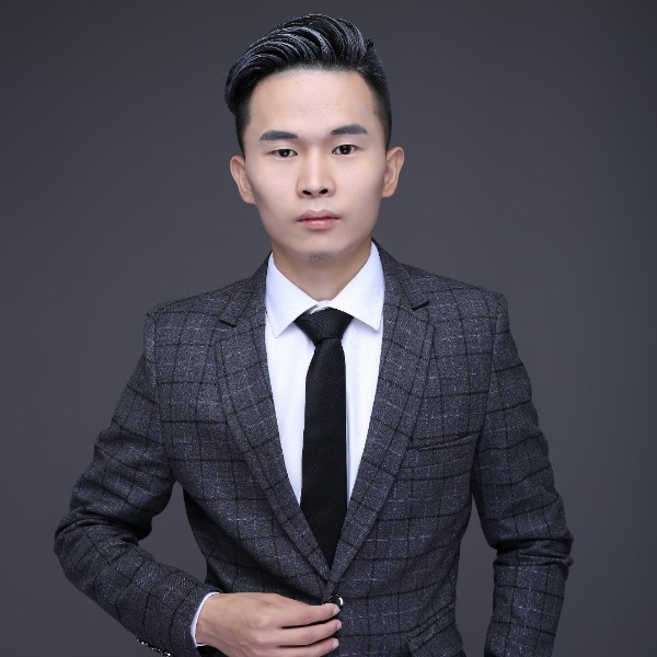 儒雅保卫裙子的照片