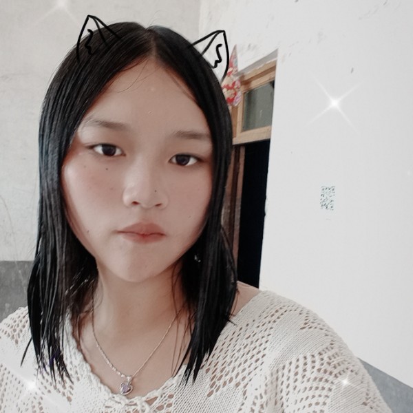 妩媚深拥小丸子的照片