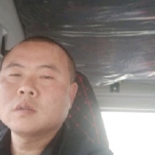 嚓茶蹁跹高兴的照片