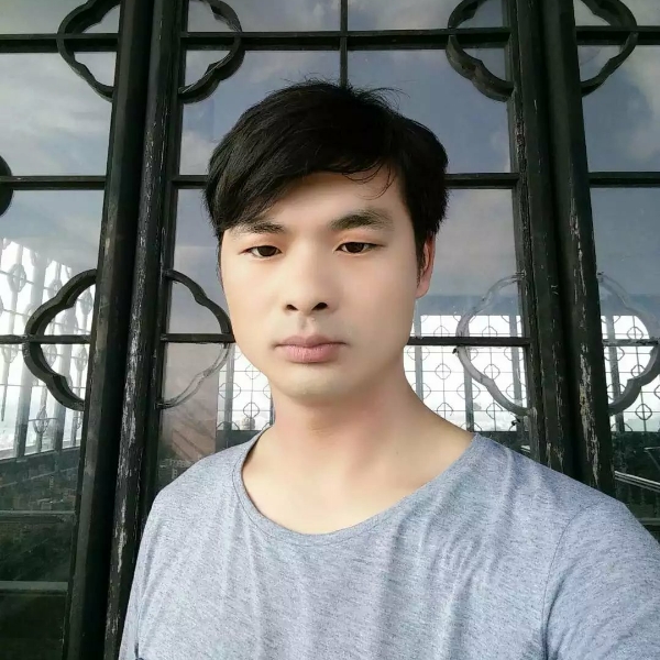 眯眯眼等待星月的照片