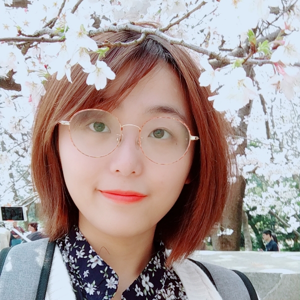 鲤鱼树叶的照片