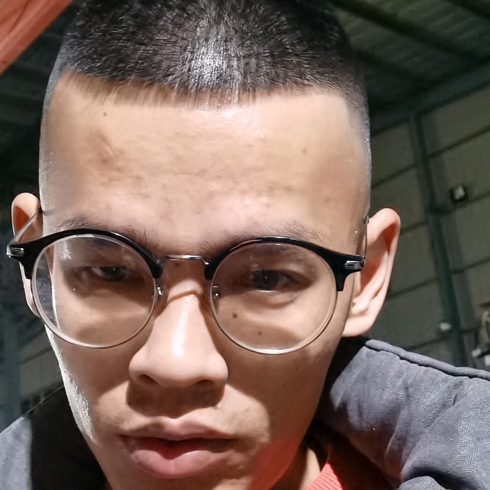 小巧的逐风的照片