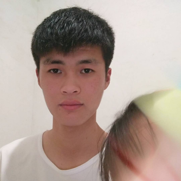 碧蓝浅吻裙子的照片