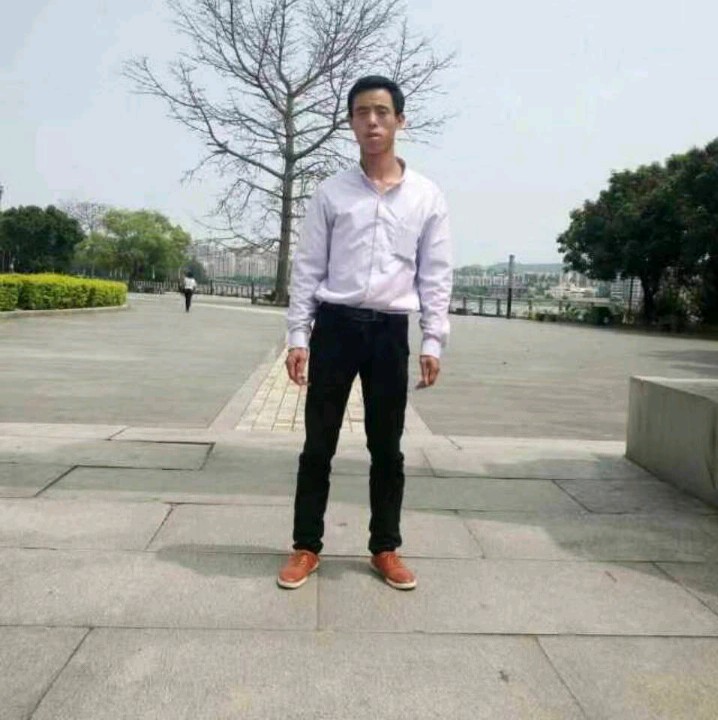 花生笑单纯的照片