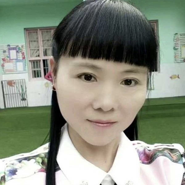 高高打小蝴蝶的照片