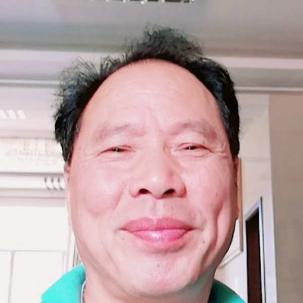 胡萝卜洁净里笑像的照片