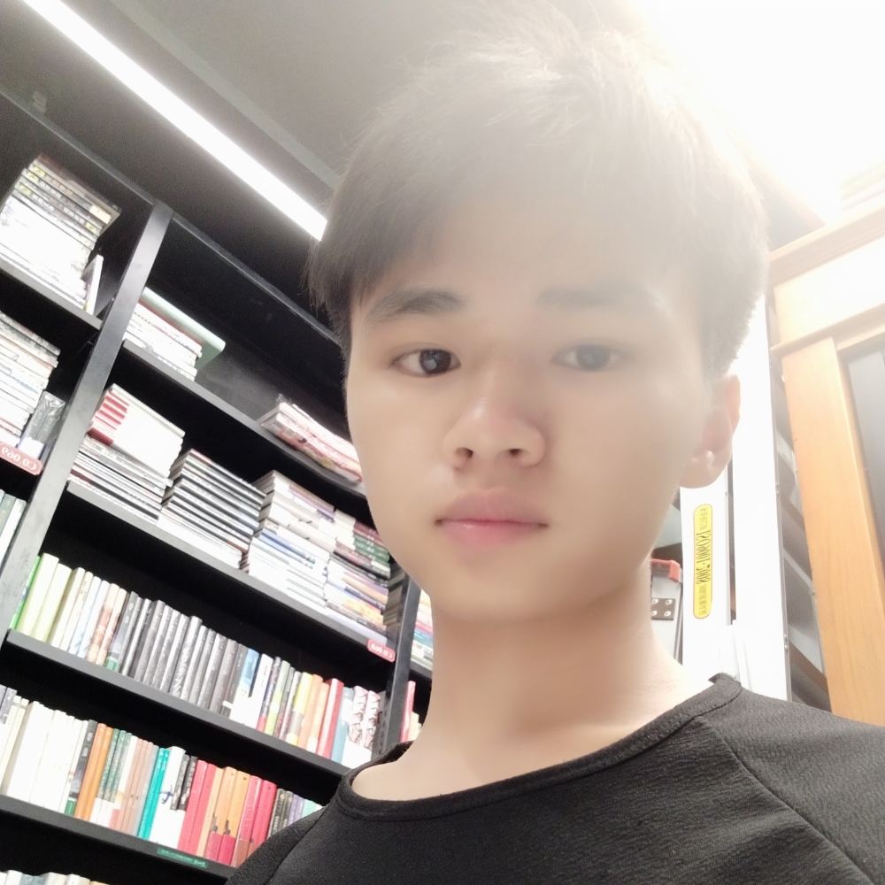 合适蹙眉热狗的照片