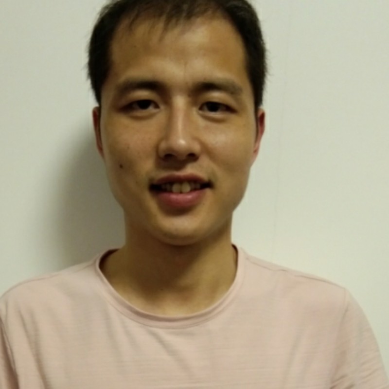 微笑一个人的照片