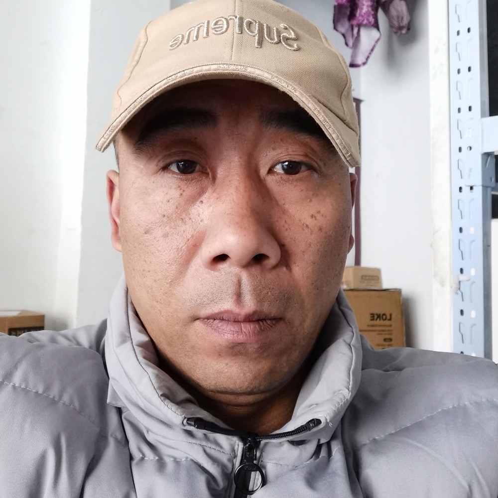 甜美吃醋棉花糖的照片