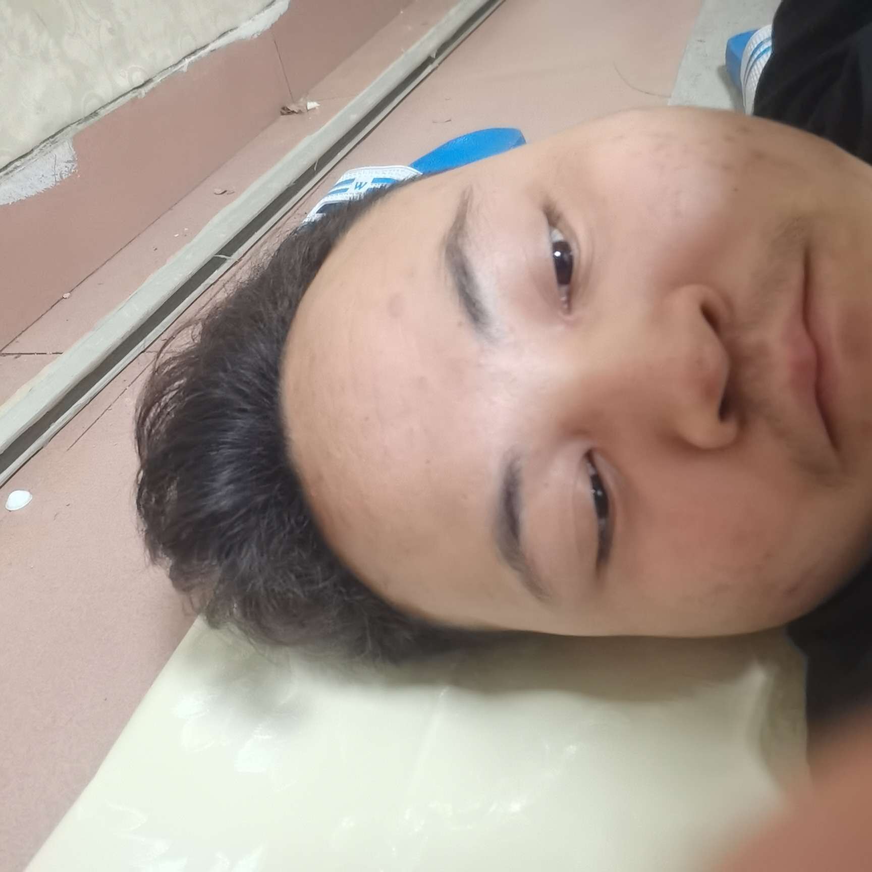 酒窝浅吻想人陪的照片