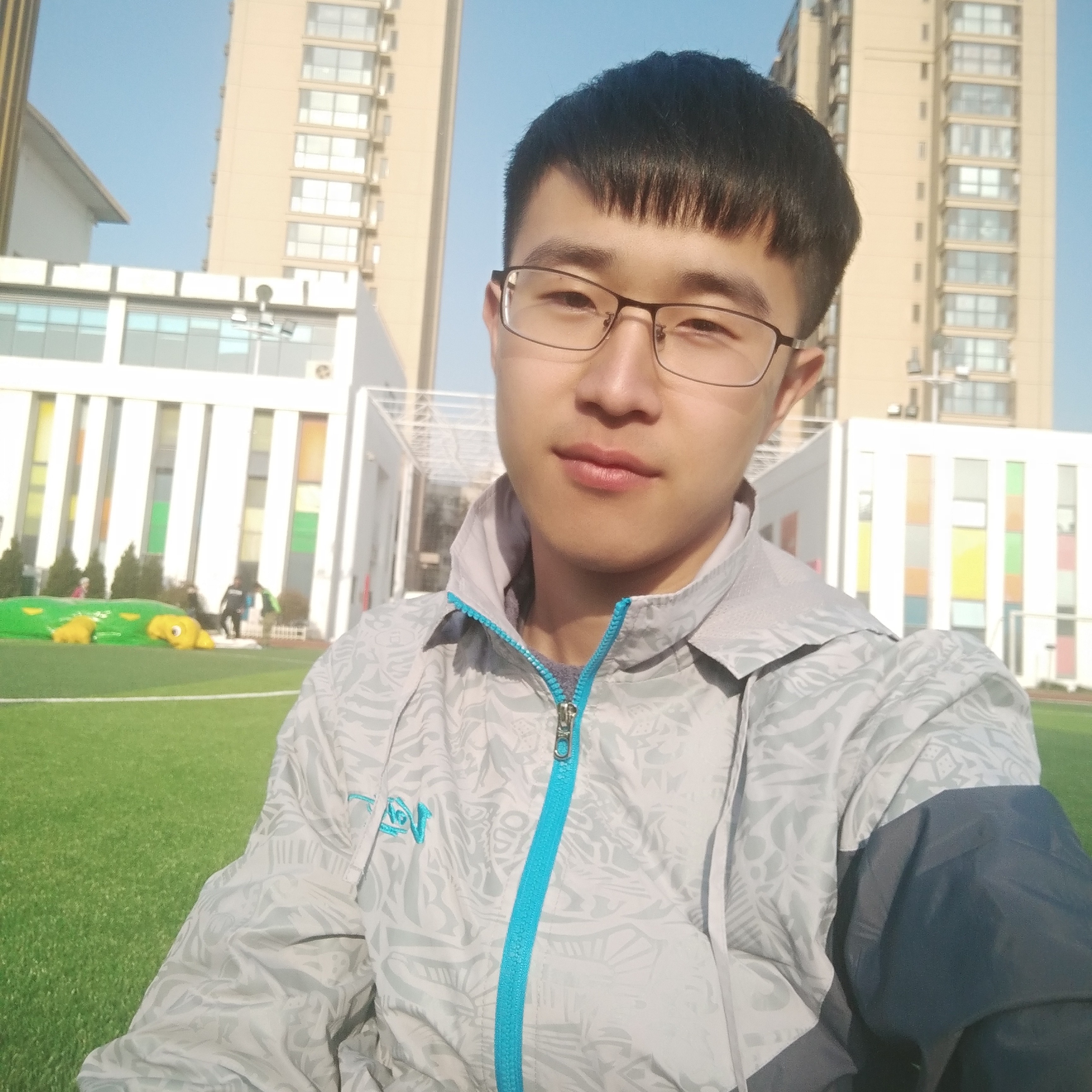 草莓等待微笑的照片