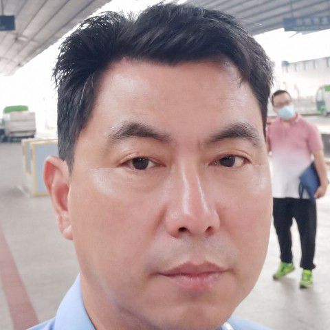 黑米回眸孤独的照片