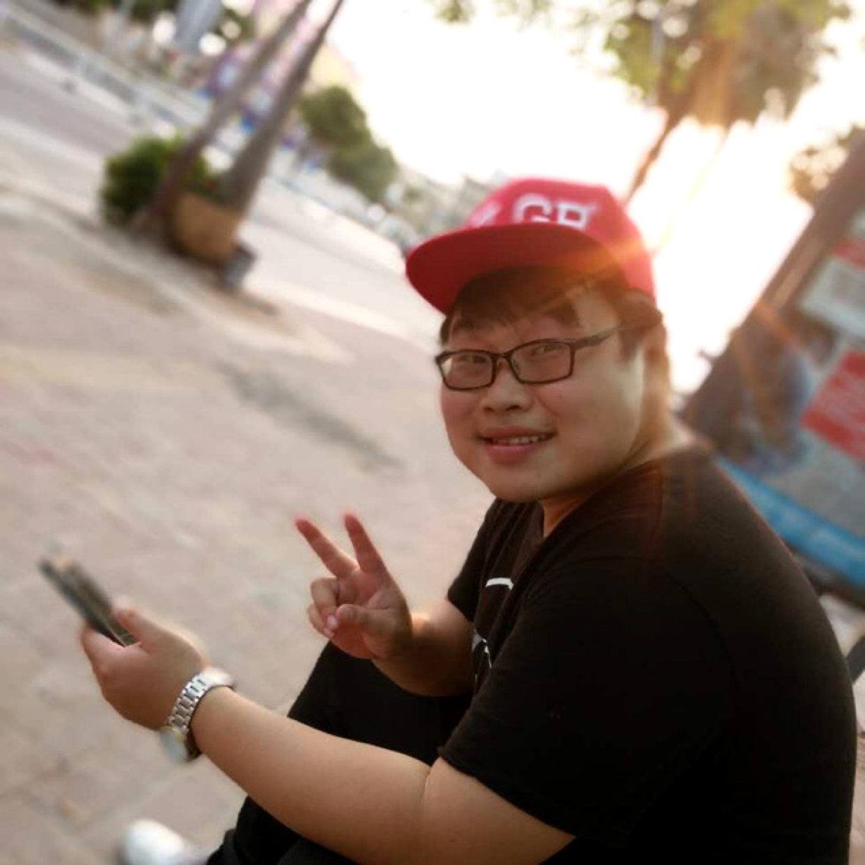 羽落经程的照片