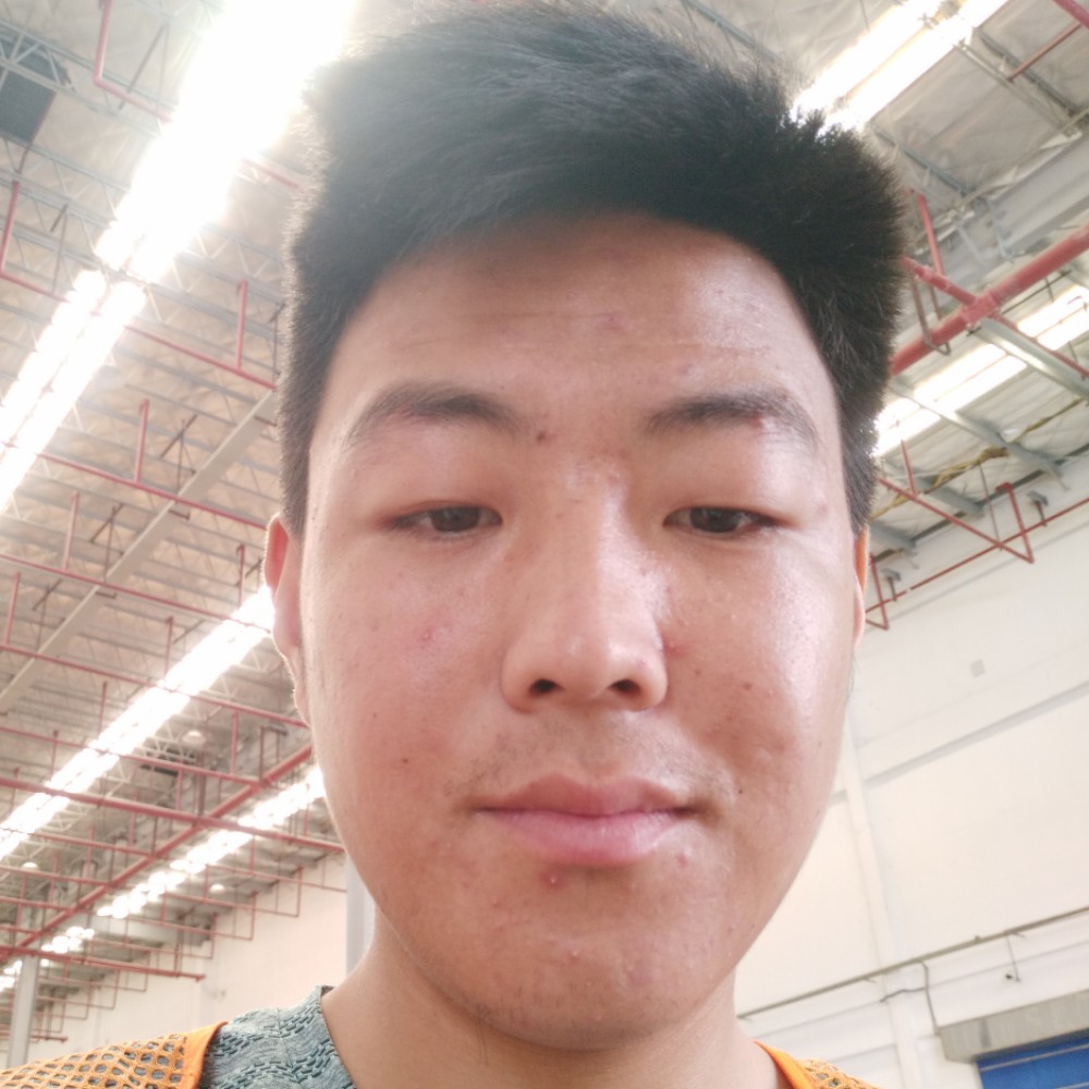 沉默笑发卡的照片