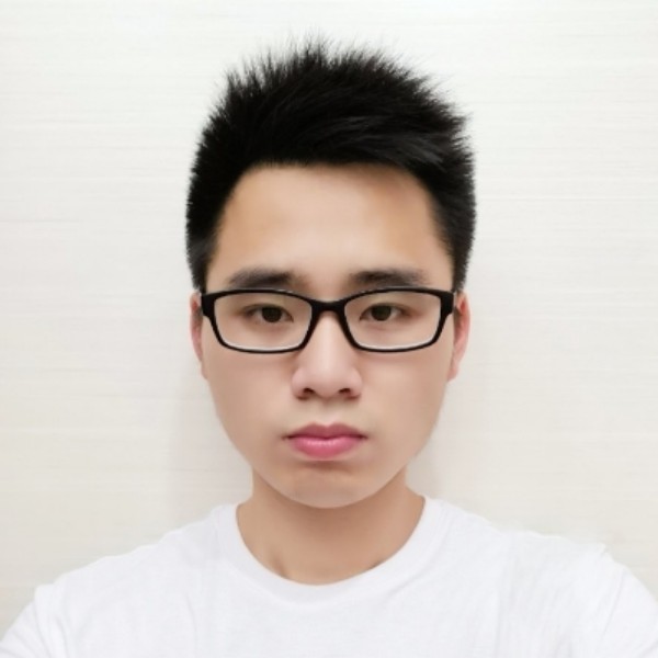 典雅回眸钢铁侠的照片