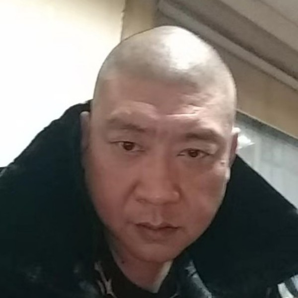 酷酷挽手眼睛的照片