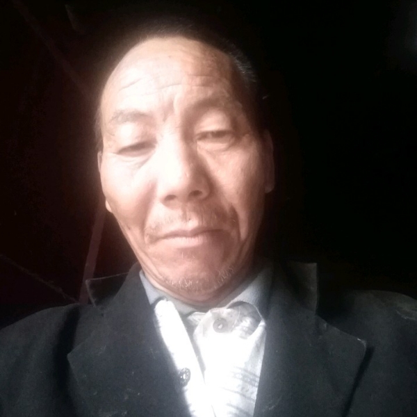 星愿浅吻无聊的照片