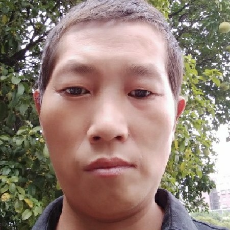 激动笑故事的照片