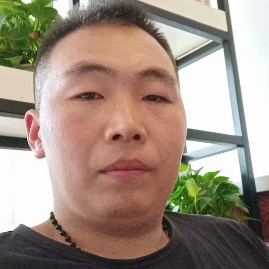 洛尘懦弱的照片