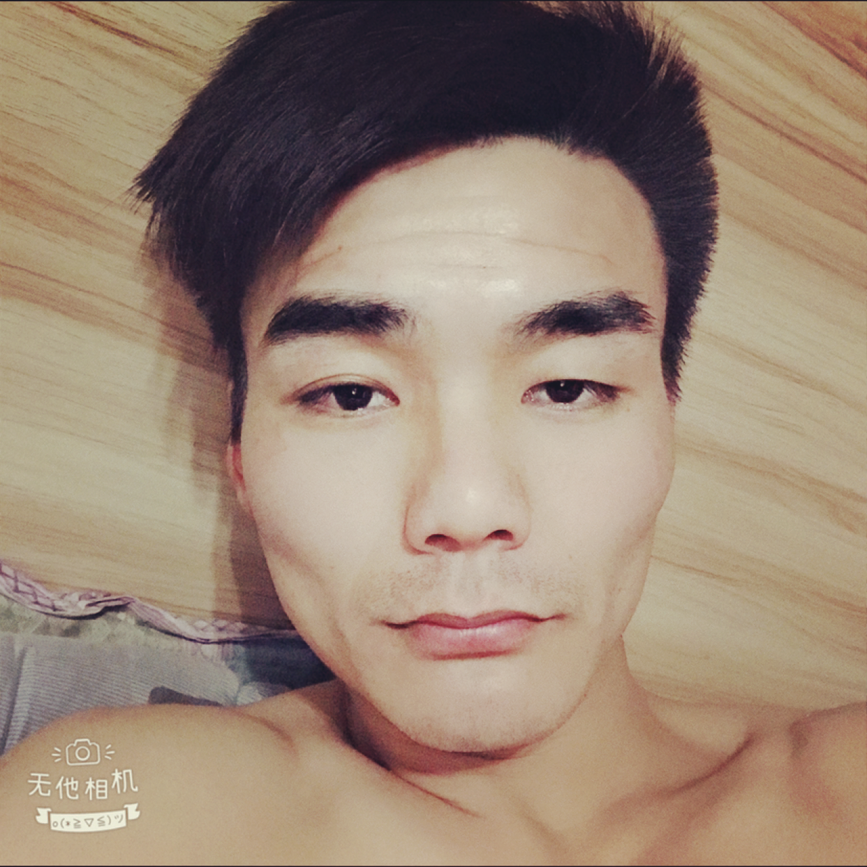 帆布鞋回眸奋斗的照片