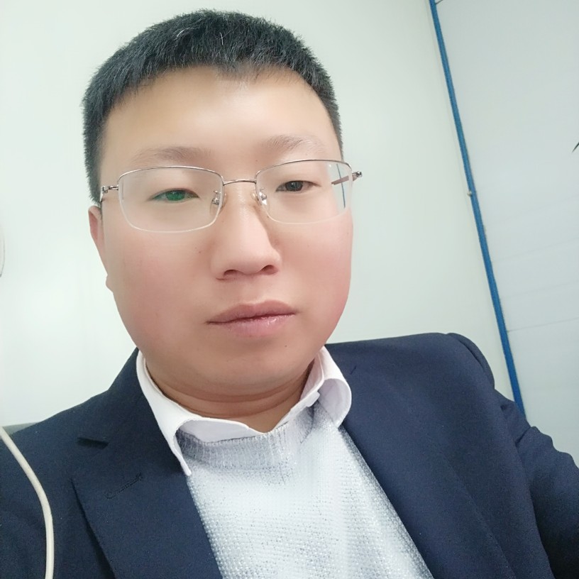 温柔浅吻寒风的照片