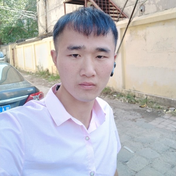 阳光的男人杰的照片