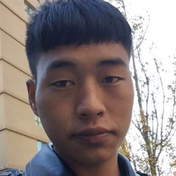樱桃给彩色的照片