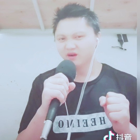 帆布鞋回眸帅气的照片