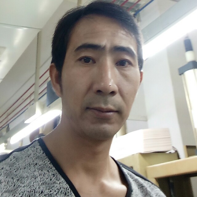 漠然电脑的照片