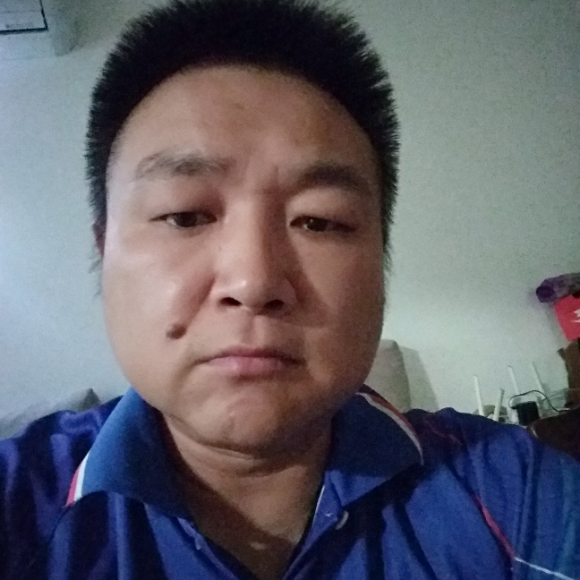 胖男孩的照片