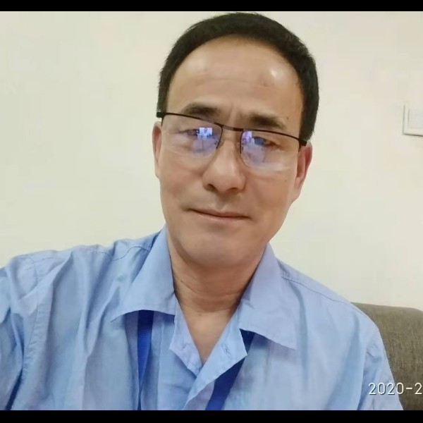 秋月拿无情的照片