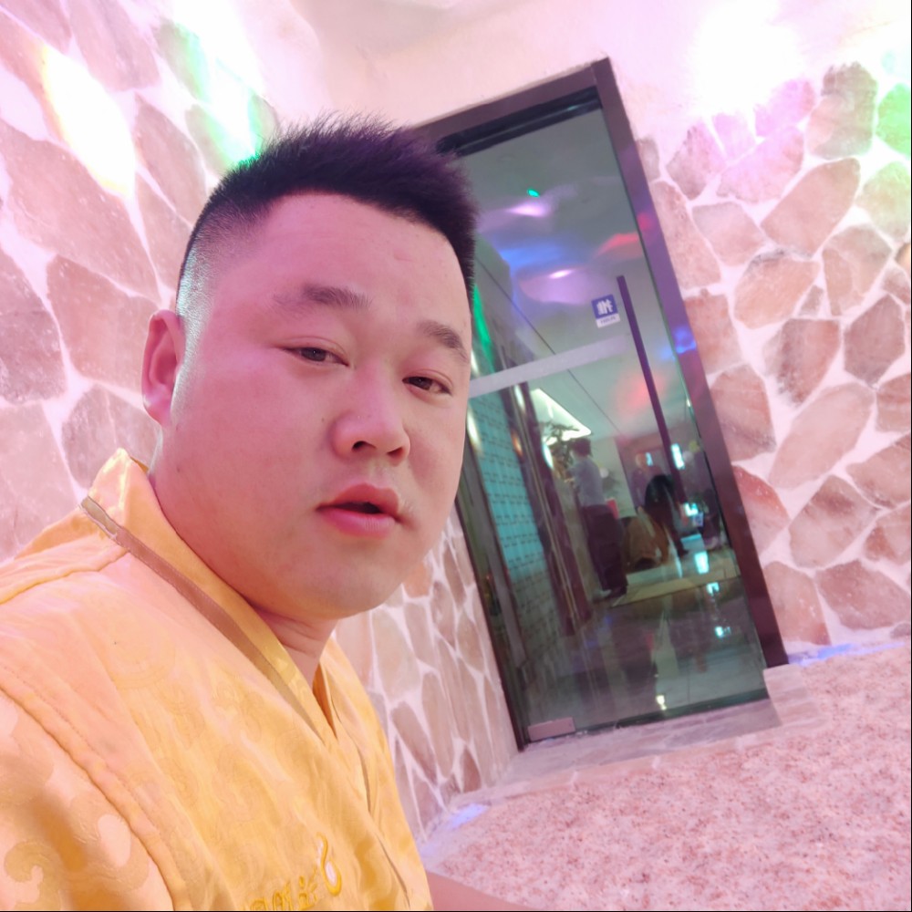 酷酷草莓的照片